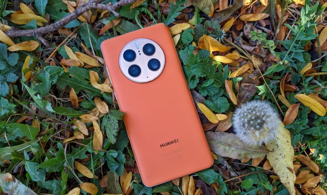 Huawei Mate 50 Pro  с впечатляващ дизайн и технически характеристики